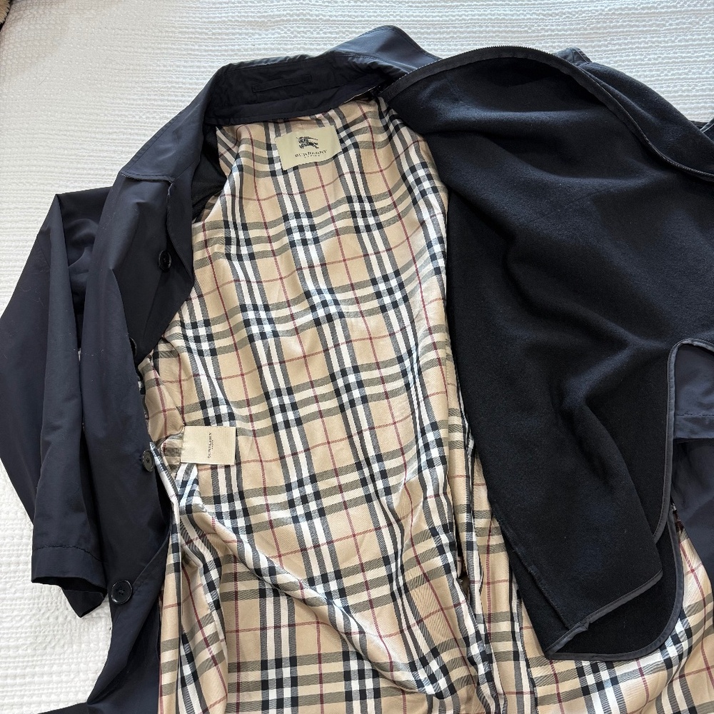 Men’s Burberry trench coat, black SZ XL, removable liner vest